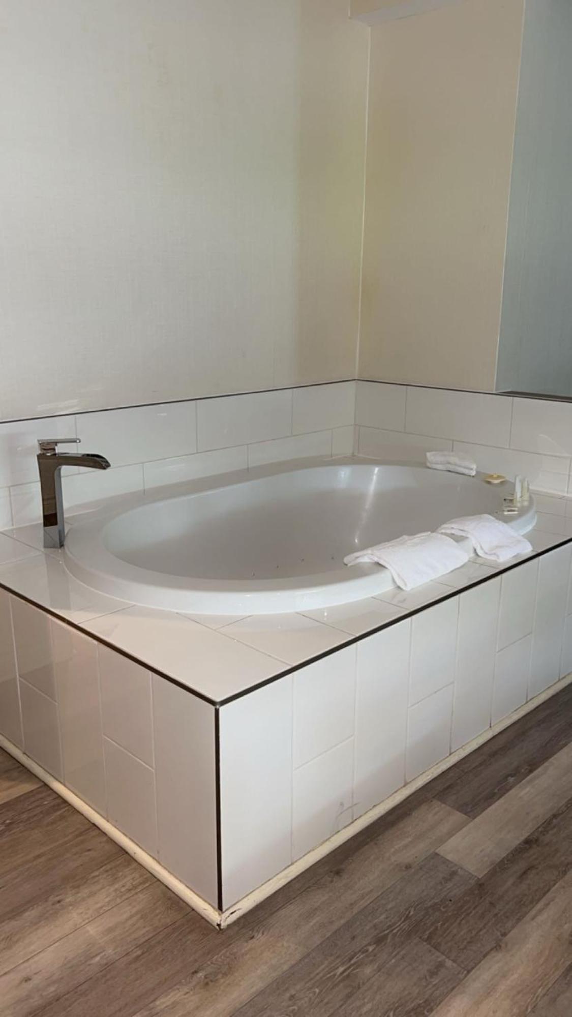 Hotel Newstar מונטריאול מראה חיצוני תמונה