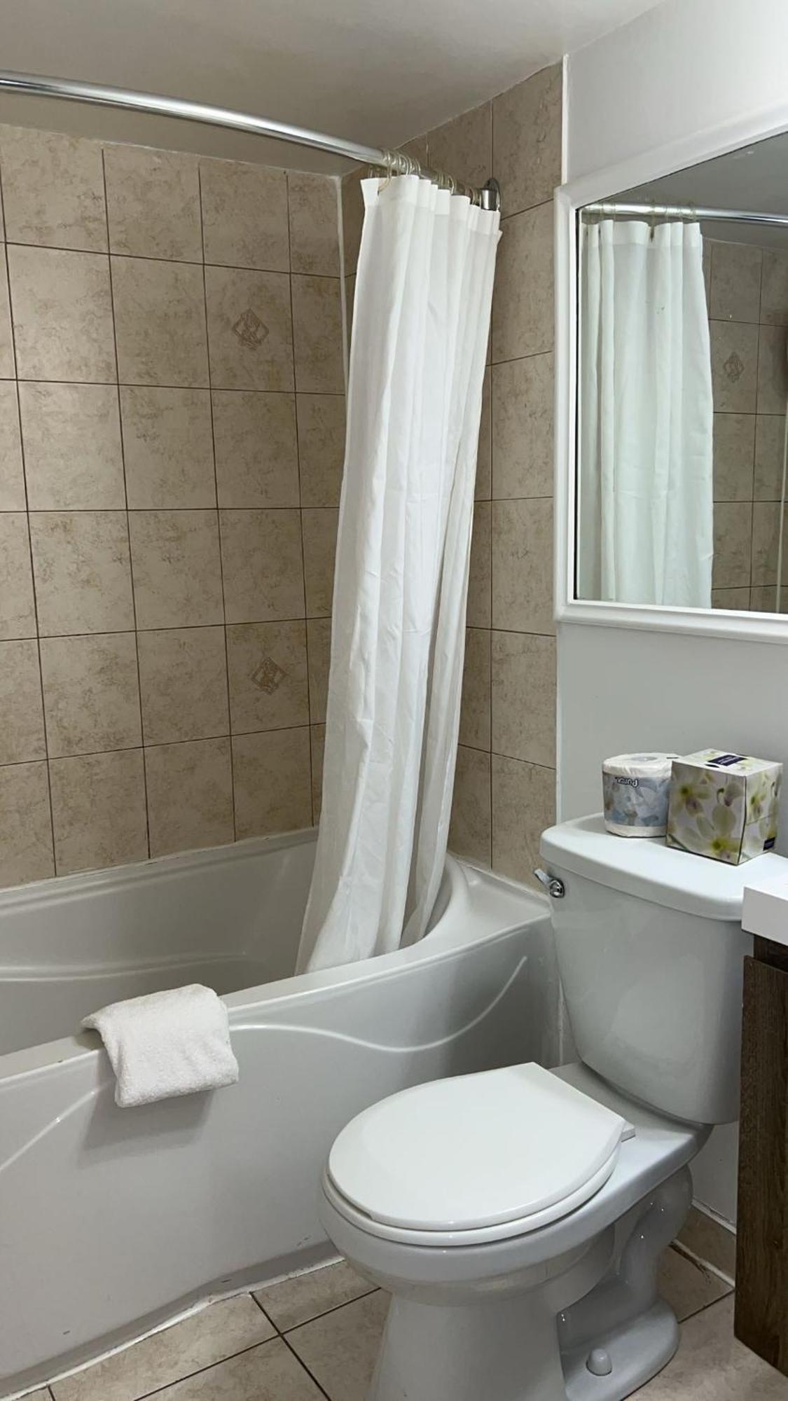 Hotel Newstar מונטריאול מראה חיצוני תמונה